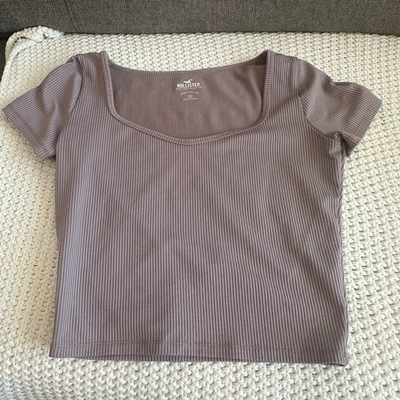 Hollister Mauve Tee - Picture 1 of 1